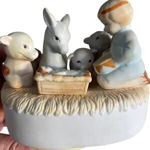 Music Box Vintage 1987 Taiwan Nativity Baby Jesus Manger Scene TESTED